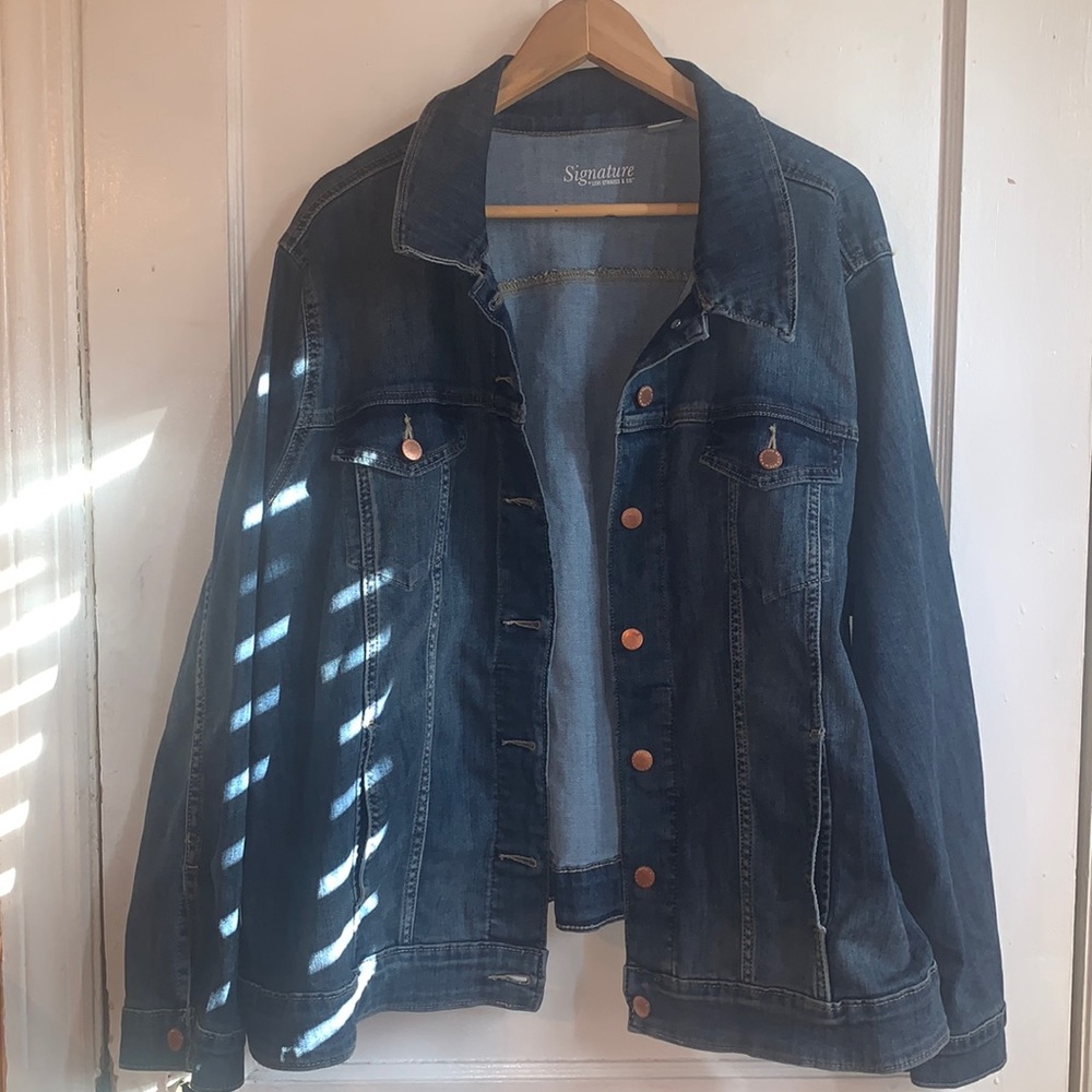 Women’s Levi’s jean jacket